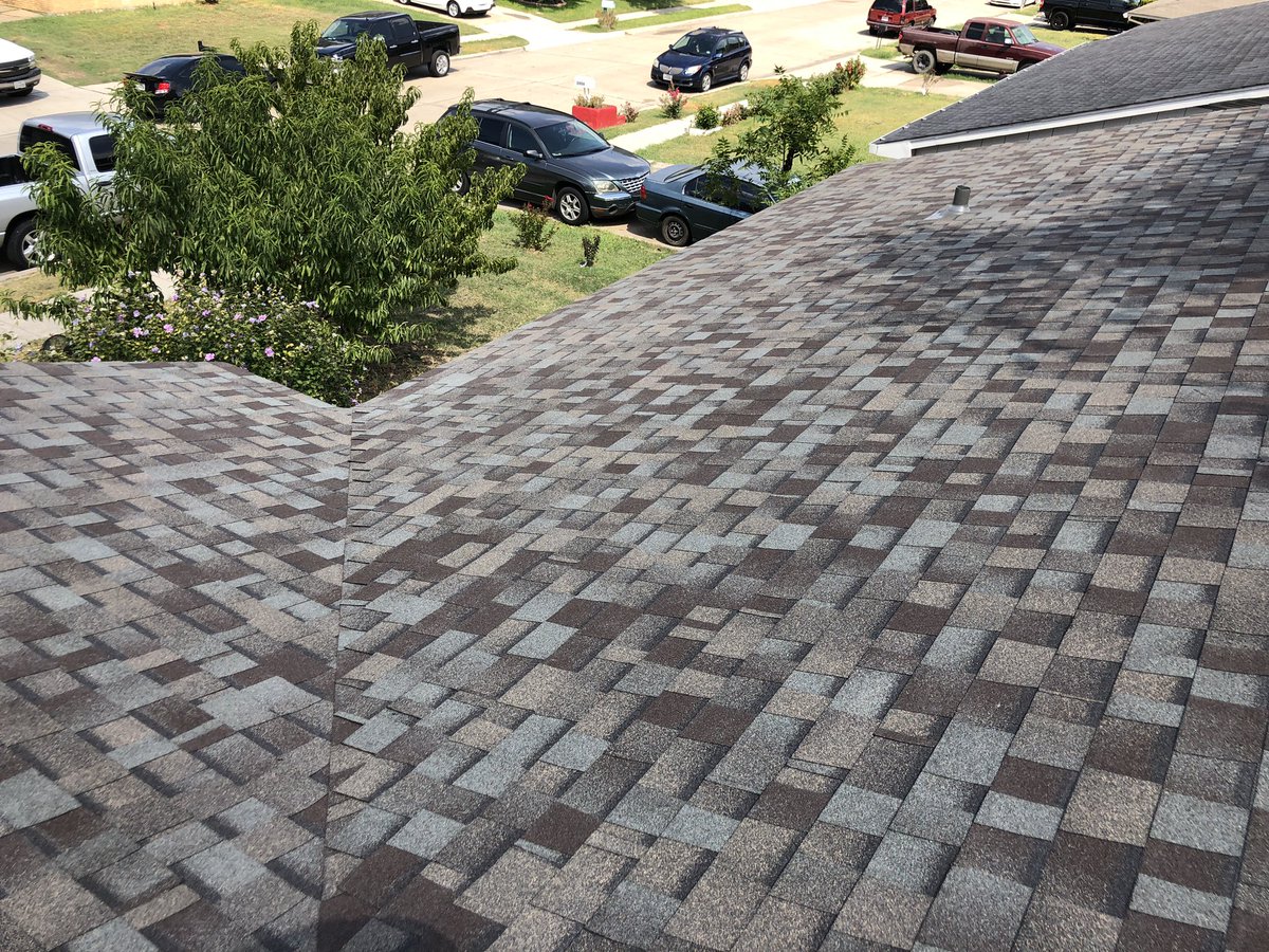 BRRoofSolutions's tweet photo. 😍😍😍 The Final Product! Color Driftwood Owens Corning TruDefinition Duration shingle with SureNail Technology! S/O to our Project Manager @Duque_Dukke29 and crew @TheRomoTweets 💪🏼💪🏼💪🏼 #OCRoof #Duration #TrustUsWereRoofers 🔥🔥🔥 https://t.co/TeIPMPxtdY