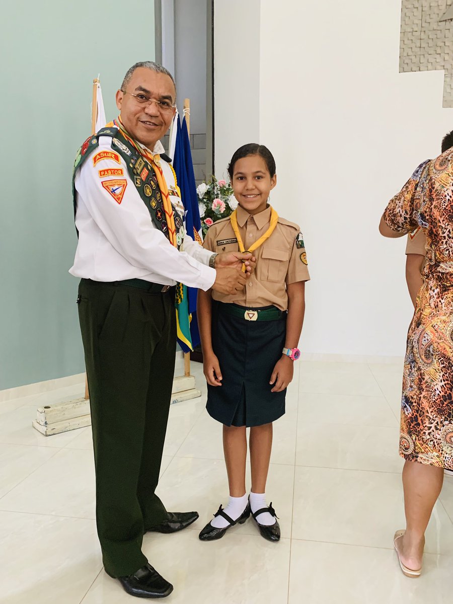pastorivancy's tweet photo. Tive o privilégio de investir minha filha Adna em lenço.  Sempre desbravador https://t.co/Lr8saxNL23