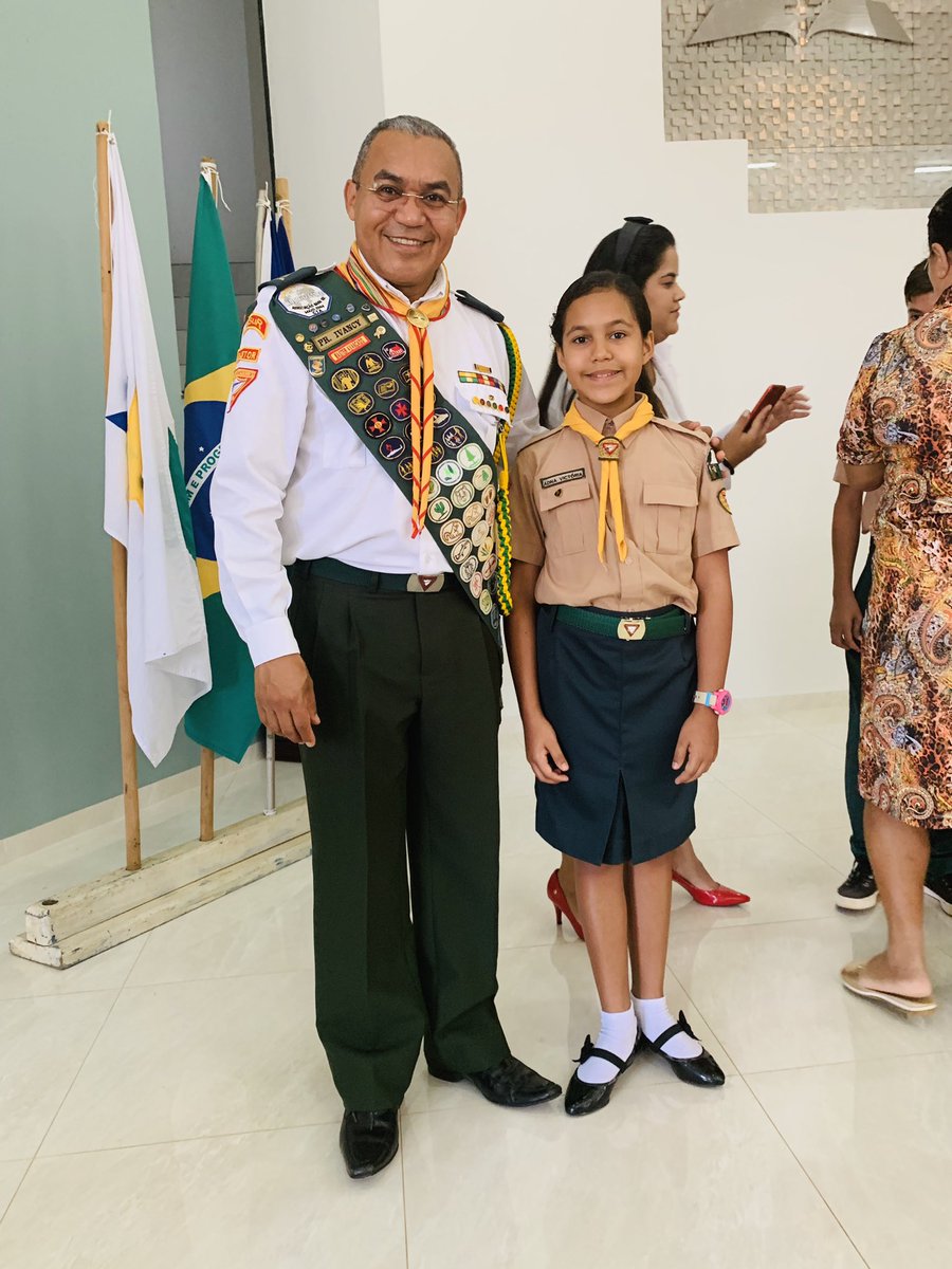 pastorivancy's tweet photo. Tive o privilégio de investir minha filha Adna em lenço.  Sempre desbravador https://t.co/Lr8saxNL23