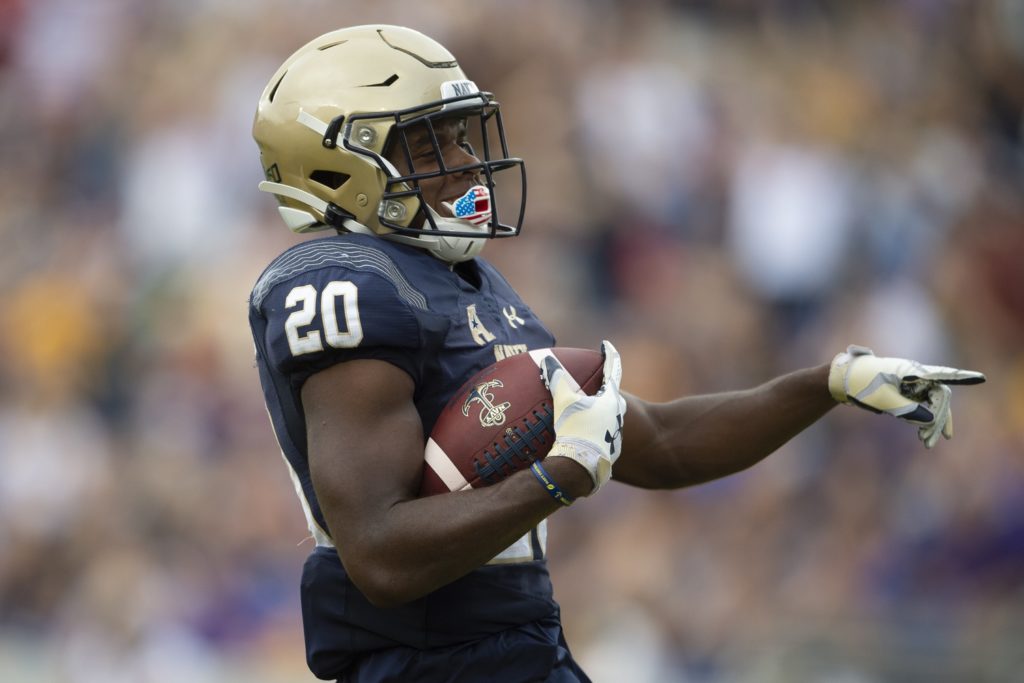 Sportsnaut's tweet image. WATCH: Navy scorches East Carolina with stunning 80-yard touchdown pass bit.ly/2I7M3wM #CJWilliams #MalcolmPerry #NavyFB
