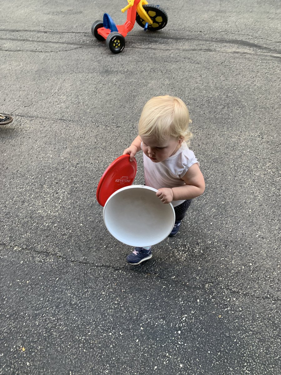 playult's tweet photo. You know you're raising an ultimate family when ...

Your daughter is throwing a freebie car dealership promo frisbee and you say, "here throw me the frisbee" and she drops it and goes into the garage for a 175g ultrastar https://t.co/QESOyFD9Pr