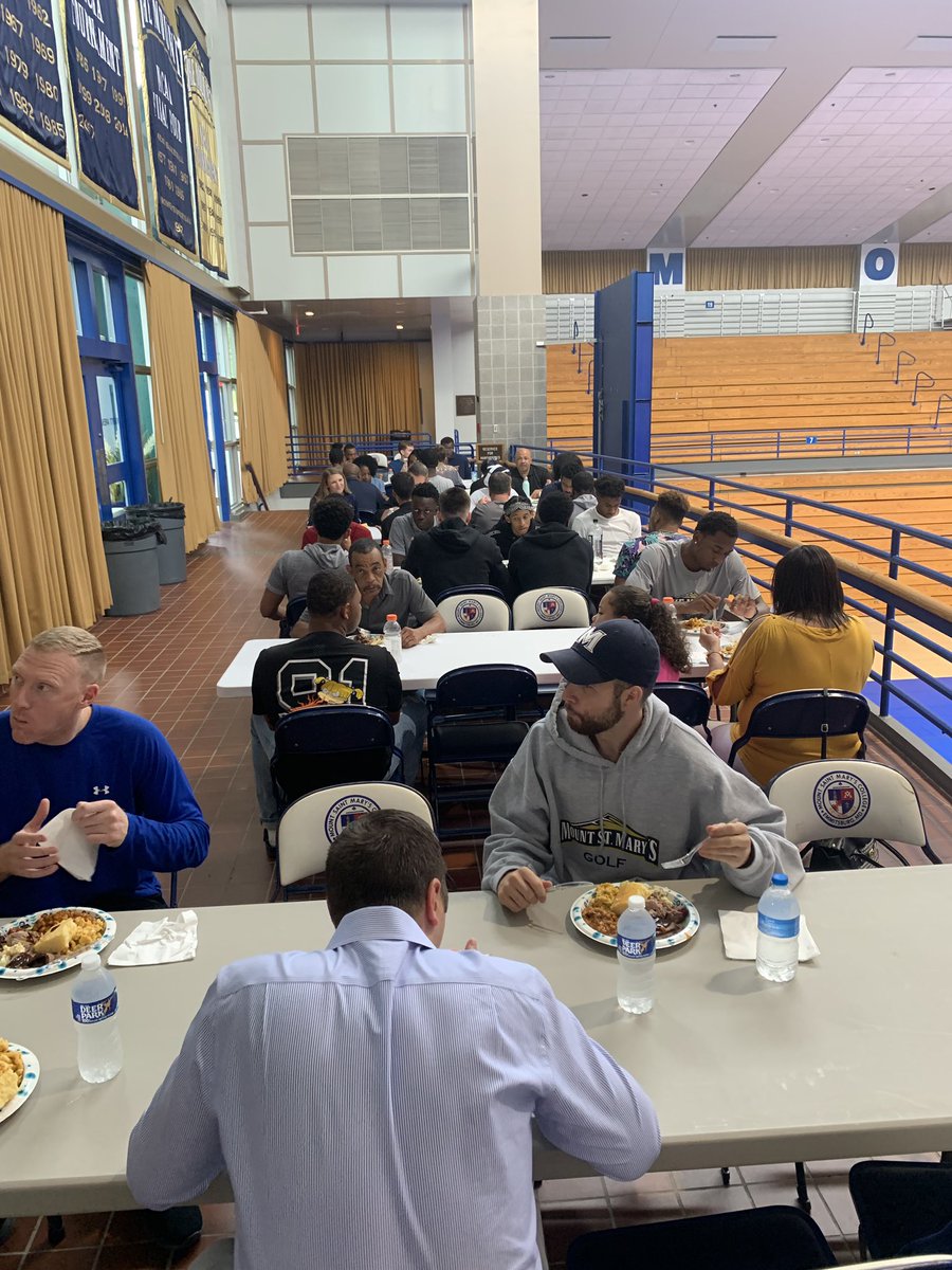 MountHoops's tweet photo. Had a great and delicious #MountFamily luncheon today for Family Weekend Saturday!! Thank you for @ChubbysBBQ for catering! #MountRise https://t.co/IpRteuuYFY