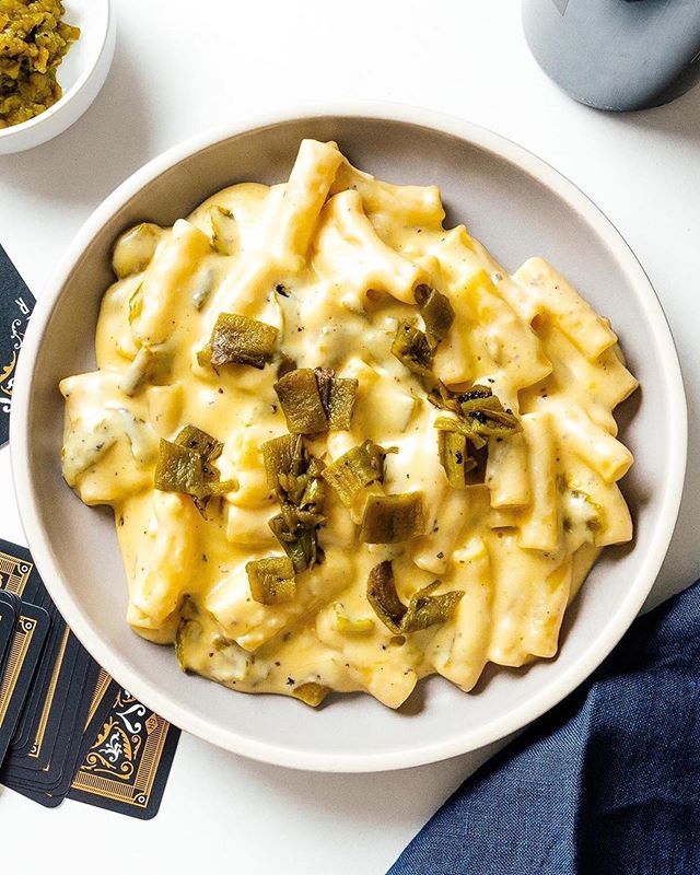 ihatchchile's tweet photo. does september mean mac and cheese to you but it’s still blistering hot out there? this spicy guy is the answer. still peak of the season hatch green chile mac and cheese now on the blog: smoky, spicy, and super cheesy. 6 ingredients, 20 minutes, best ma… https://t.co/MOqmLSF911 https://t.co/ZEh2uwyxWX