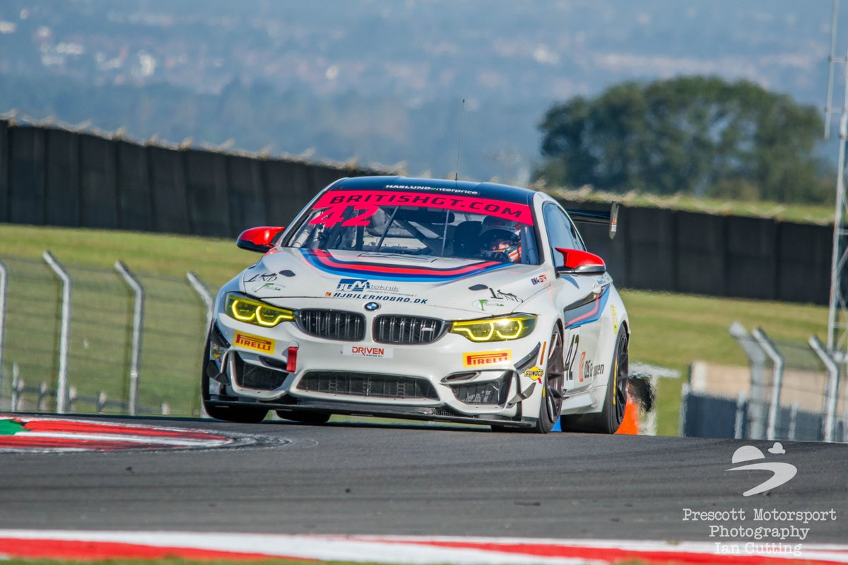 iancuttingphoto's tweet photo. The @Century_Msport @BMWMotorsport M6 GT3 and M4 GT4 in action over on Facebook @BritishGT @PrescottMsport @SPINE_OPTICS @Ropelet   https://t.co/ZCod3YPWqr https://t.co/p9fxd750Sy
