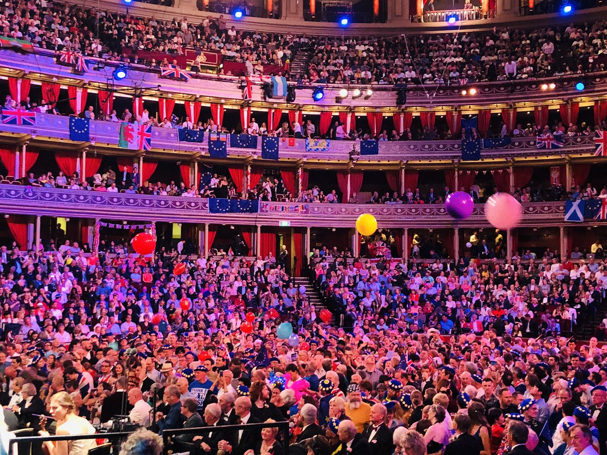 Colourful balloons and EU flags inside the Albert Hall tonight! 🌈 #LastNightOfTheProms