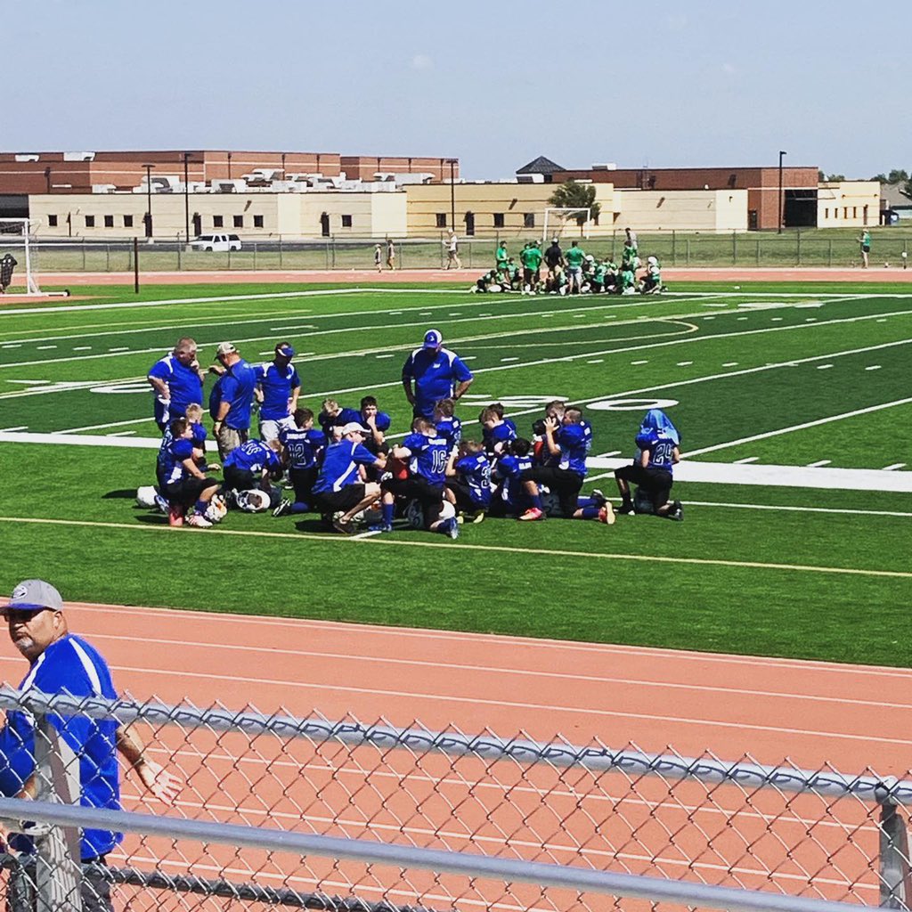 K_Fisher29's tweet photo. 🏈🏈 Enjoyed watching some of my students play football and cheer today! https://t.co/x4A1cFsf1H