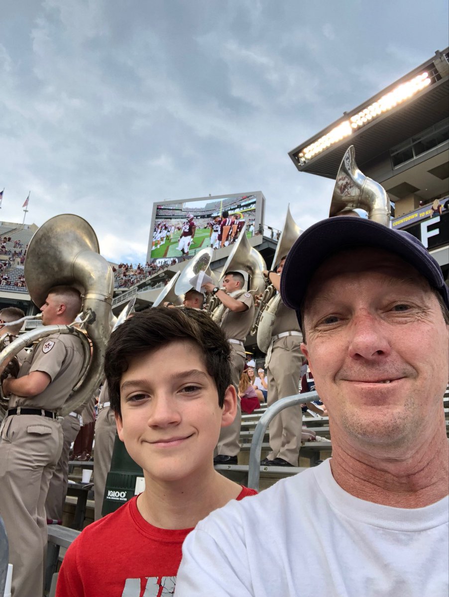 #GigEm??? ⁦<a href="/jcrews20/">Julie Crews</a>⁩ ⁦<a href="/HollyWallace777/">Holly Wallace</a>⁩