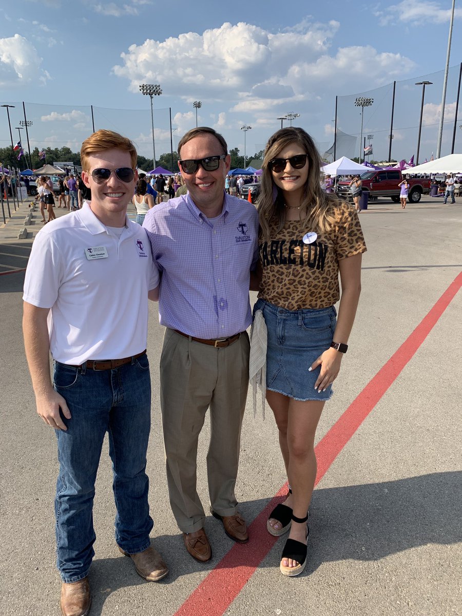 LathesTowns's tweet photo. @tarletonprez and First Lady enjoying @TarletonState University @tarletonstudent during tailgate!  #RollTexans #GoTexans #TarletonGameDayExperience https://t.co/TEwAqEzUOB