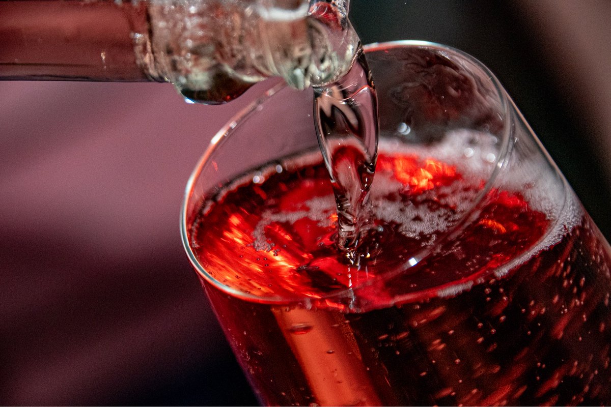 A new wine to the bar! Perfect for a Sunday, Grab a glass or a Bottle share between your friends. Innocent Bystander’s Moscato!! 🥰
⁠
See you at Your Local!⁠

#bar #food #drink #wine #fun #friends #alcohol #sundaysessions #innocentbystander #moscato