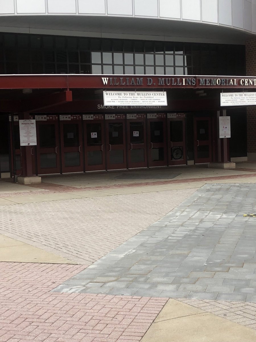 4cahill_'s tweet photo. @FearTheTriangle @AlHollandNOW @UMassHockey @CoachCarvelUM @UMassADBamford  always nice to be at the Mullins center even if it’s for a u15 tourney https://t.co/VzqjLAw6FQ