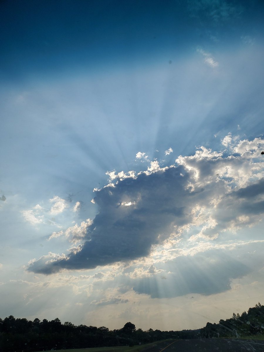 PattiFo061802's tweet photo. Brilliant LIGHT-Shine, right above my auto-car :) as I was leaving Tyler after dinner and emceeing its PILLARS OF LOVE Event this afternoon #ForSuchaTimeAsThis #LiveYourPurposeWholeheartedly #LeanIntoGod #StayConnected https://t.co/AIAG8lmKSs
