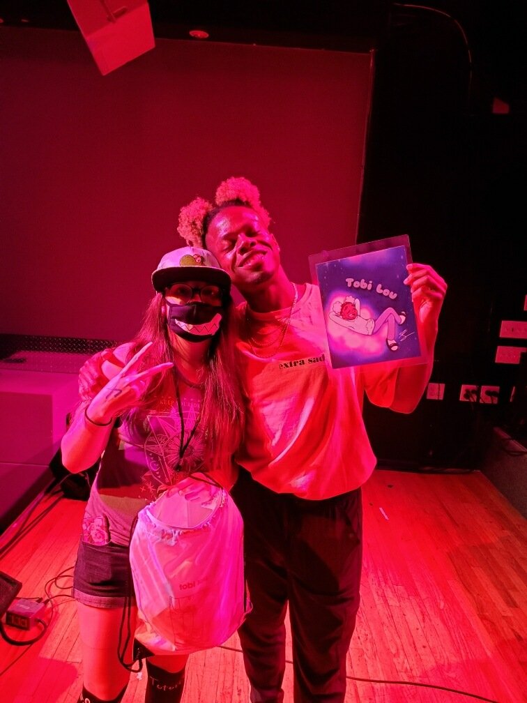 ChillOtt_Gaming's tweet photo. Best. Night. EVER 💕 @tobilou I'm so happy I got to meet you 😭 #tobilou #liveonice #happyextrasad https://t.co/dq9taDUvD8