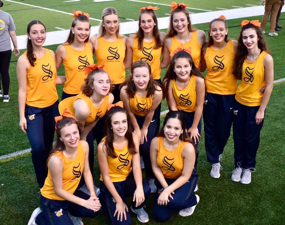 salinedance's tweet photo. Our girls killed it at the game last night with their hip hop routine! Awesome job ladies!! 💙 https://t.co/HYR4OUuyWb