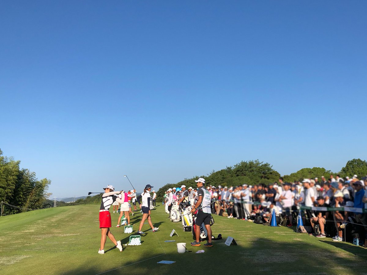 asahijgolf's tweet photo. ⛳️第52回日本女子プロゴルフ選手権大会 コニカミノルタ杯⛳️
スカイAで生放送中📺

ついにFinal Roundが始まりました
今日も #黄金世代 の躍動を大観衆が見守ります！

インターネットで無料ライブ配信中です💻
https://t.co/UOITsYU8BR

#LPGA #女子ゴルフ #ゴルフ #コニカミノルタ杯
#じょしごる https://t.co/GQKtBFGnKy