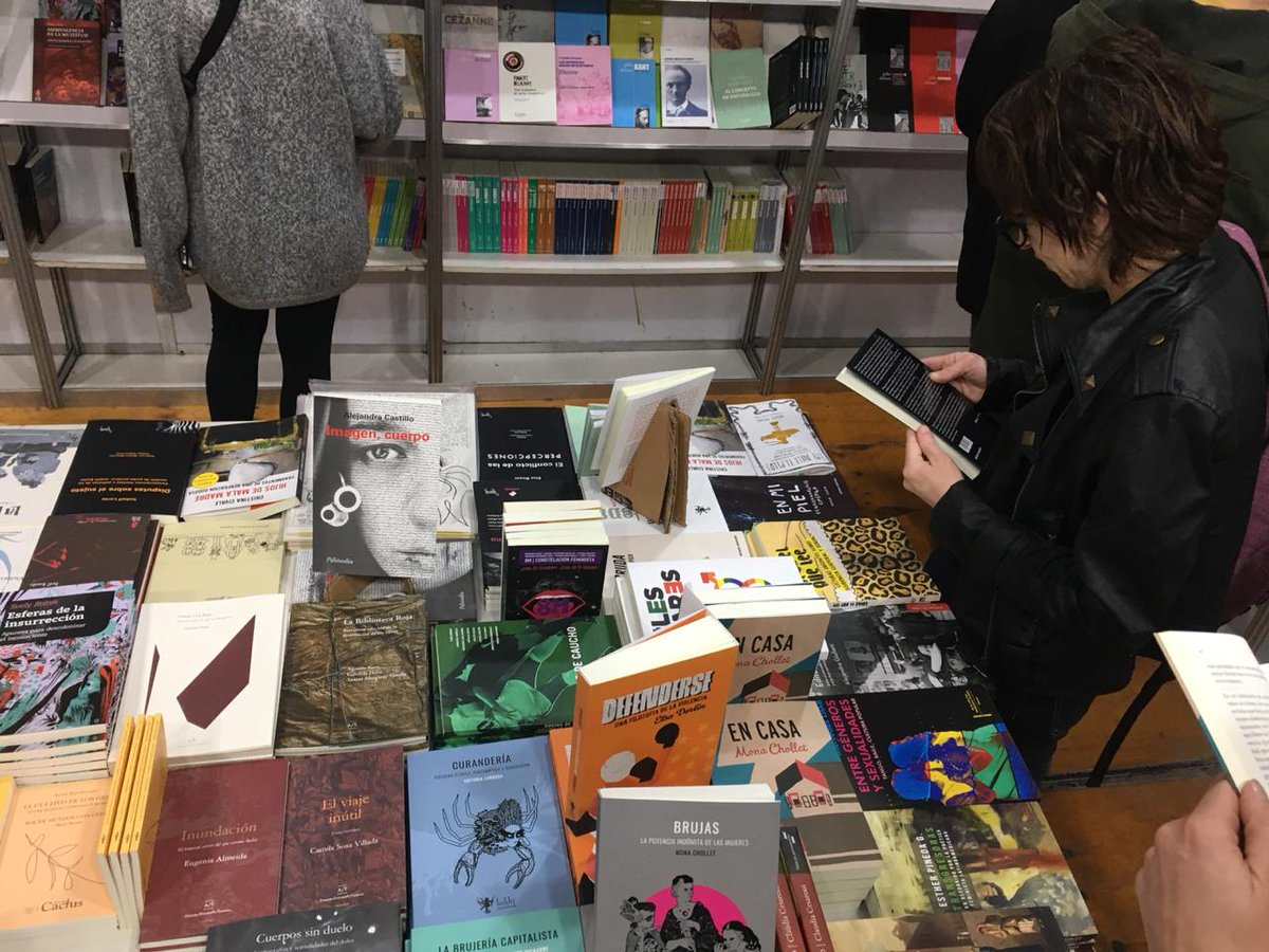 TLEPolitico's tweet photo. Libros libres en #Stand113 de @FeriadelLibroyC CBA
#TodoLibroEsPolitico https://t.co/gJrDuFwovZ