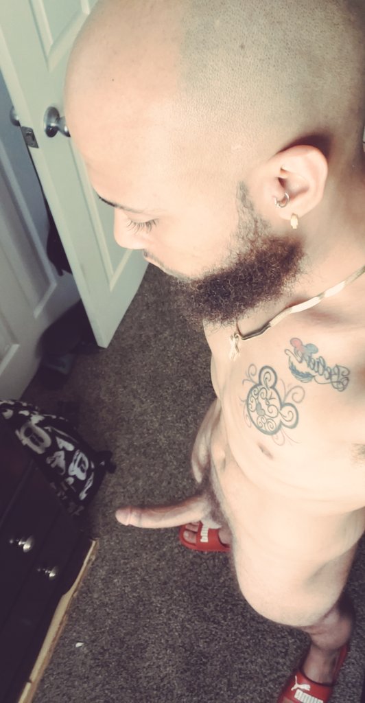 Aka_TeddDaBoss's tweet photo. #Nudist #BeardGang #YellaBone #DaTedd Guess you can call it Afternoon Wood 😂🍆 https://t.co/w8QmAOT5ir