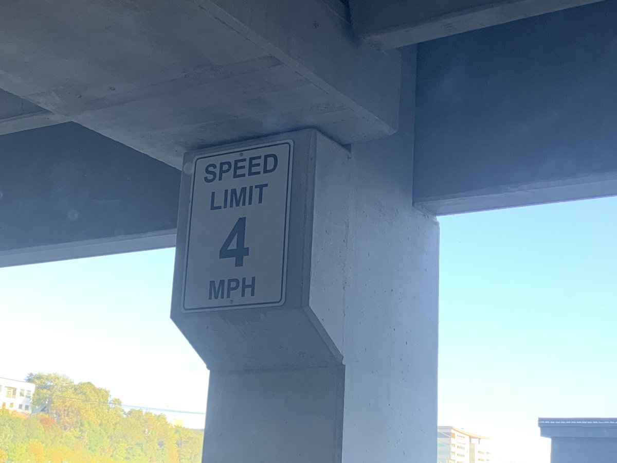 ChicagoSpotter's tweet photo. ...because 5 mph would be out of control. #4mph #stupidspeedlimit #commonsensespeedlimit #temptmetobreakbyfactorof10 https://t.co/35tVDg5zfN