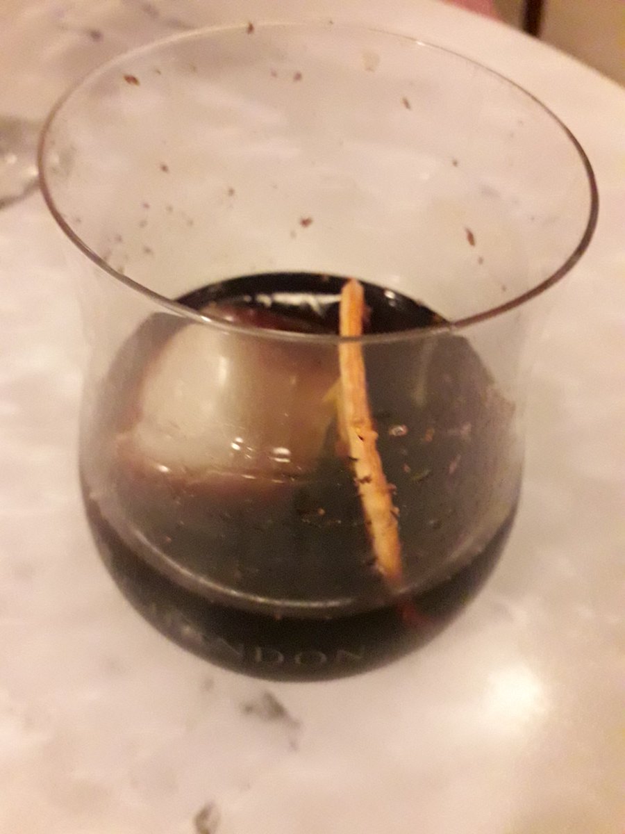 carrizoeduardo3's tweet photo. #negroni #negronibarolo cpn chocolate rayado @PalacioBarolo @marjuvilla66 @marielalvarez1 #cockteles #cockteldeautor https://t.co/kJEqqm4Hrc