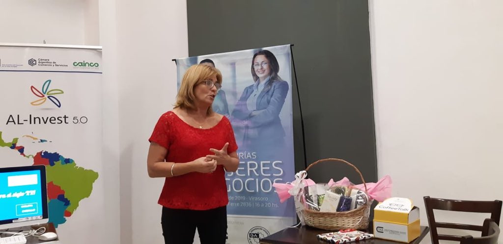 CarlotaCarball's tweet photo. CoffeTalk salió muy lindo ! Muchas mujeres emprendedoras que apuestan al futuro y que no aflojan 🌷👏👏#Oame #CamaraComercio #AlInvest https://t.co/MDu5i4W0LK