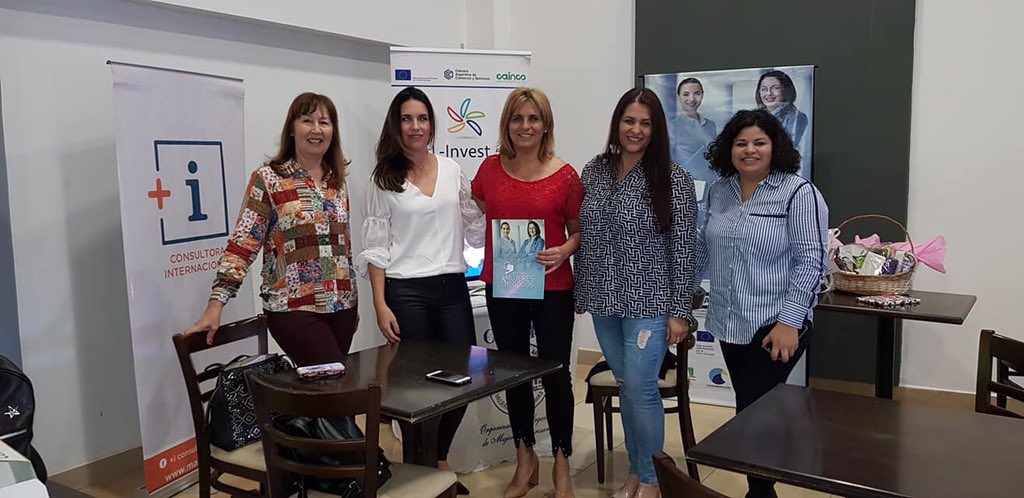 CarlotaCarball's tweet photo. CoffeTalk salió muy lindo ! Muchas mujeres emprendedoras que apuestan al futuro y que no aflojan 🌷👏👏#Oame #CamaraComercio #AlInvest https://t.co/MDu5i4W0LK