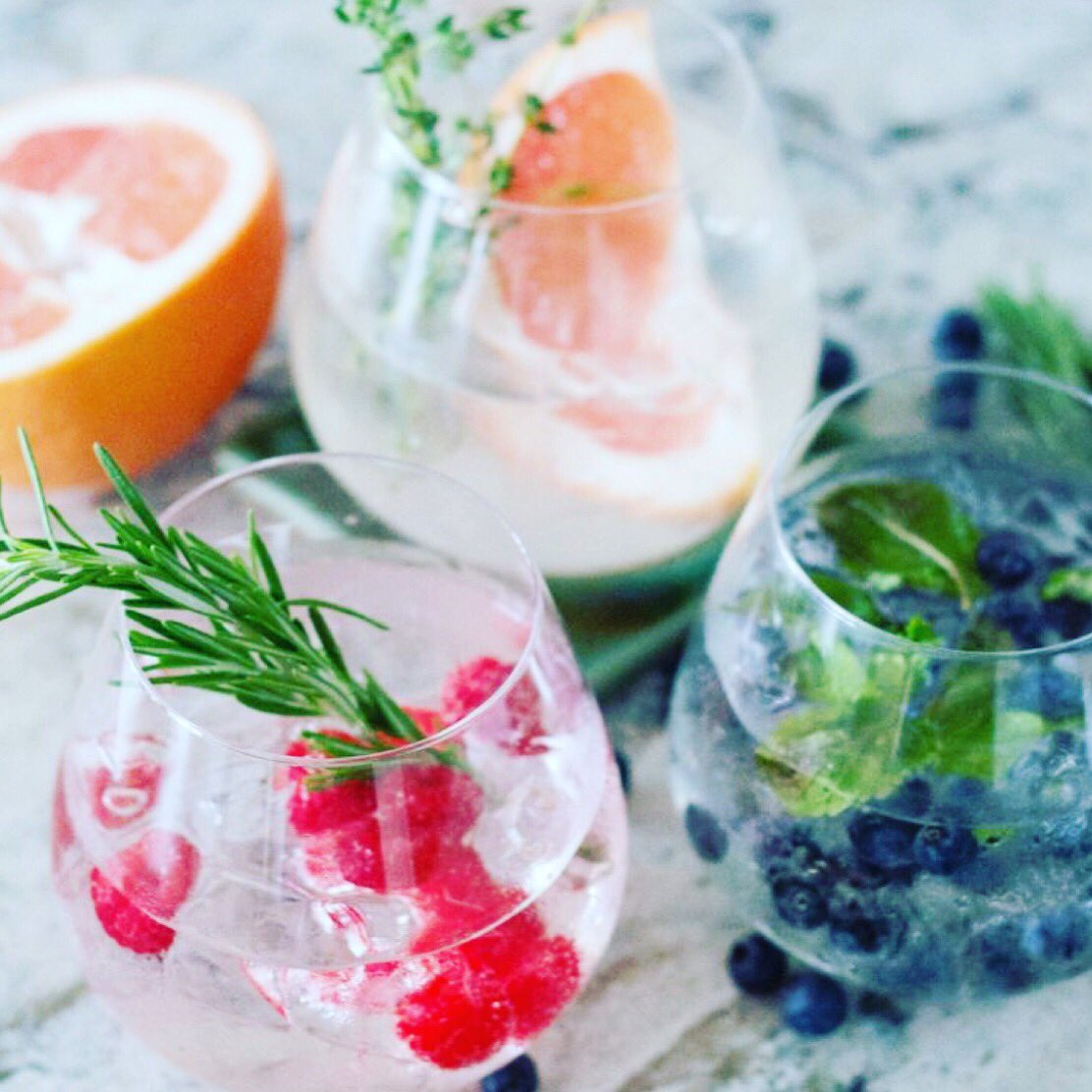 Gin pairings of fresh fruits and herbs from the #GinVibes #Botanical range!