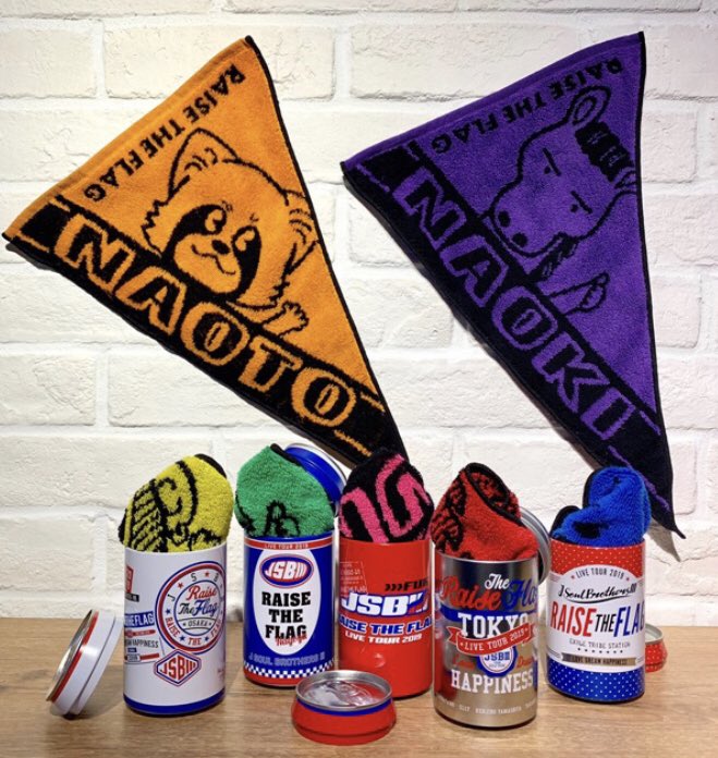 JSB_GIFT's tweet photo. 【RAISE THE FLAG】グッズ🤜💥

✨ETS限定！フラッグタオル入り缶
    ✨  10名様

プレゼントしちゃいます🔥🔥

〈応募方法〉
フォロー&amp;リツイートのみ

〈〆切〉
9/16(月)

当選発表はDMにて行います💌 https://t.co/8gVLaml7b7