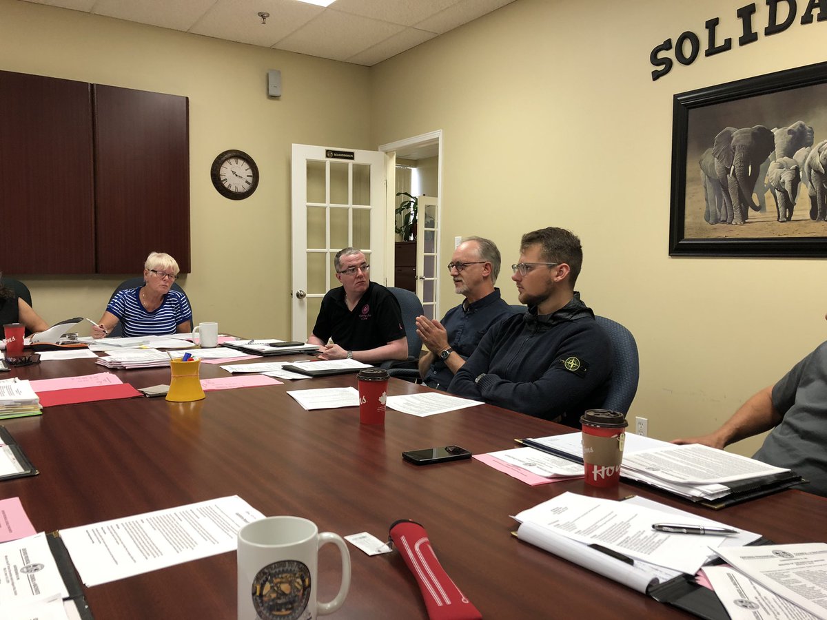 smichalowicz's tweet photo. Doing the good work of the IAM #OPCM (Ontario Provincial Council of Machinists) to protect & defend workers’ rights at our Exec meeting.
#MyUnionMyFuture ⚙️💪 https://t.co/OU0zSNjJGx
