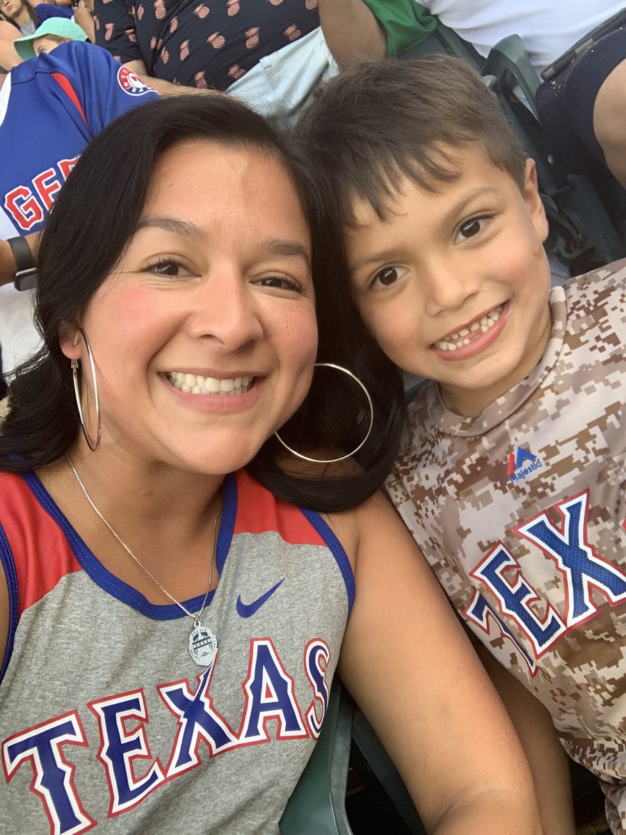 LauraZamarripa1's tweet photo. #MYRANGERS https://t.co/Bv3Ml2aAIv