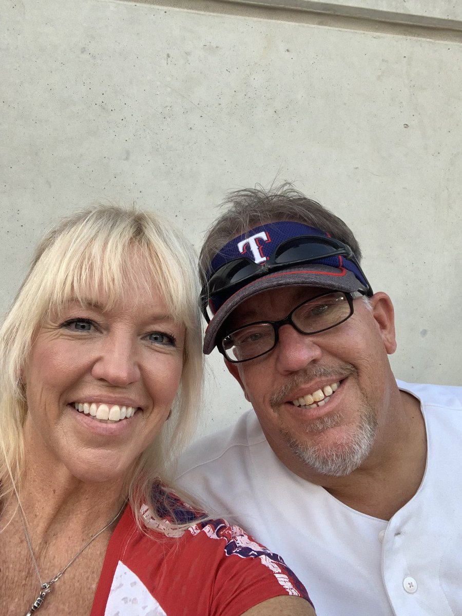 NilesShawna's tweet image. Hanging with some of the family wrapping up this home vacation. Thank you Diane #myrangers