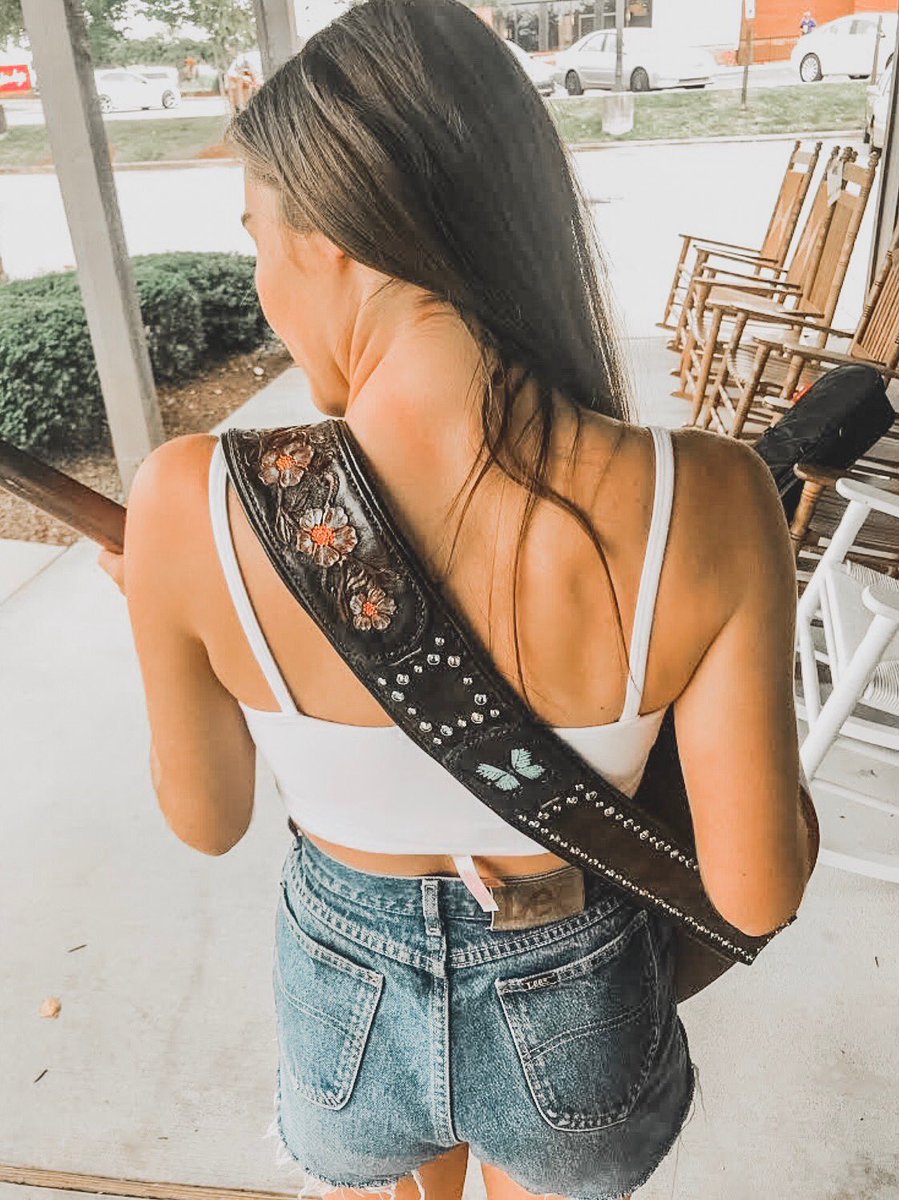CTStricklandJr's tweet photo. I’ve expressed a passion for art many ways before I can remember. This example showcases my art & design in servicing musicians like @KaylinRoberson with leather and @swarovski crystals . #ctmusicstraps #Swarovski #CustomerService #fineart #kaylinroberson https://t.co/MOP3BwQ7yv https://t.co/ZcP9meHqoD