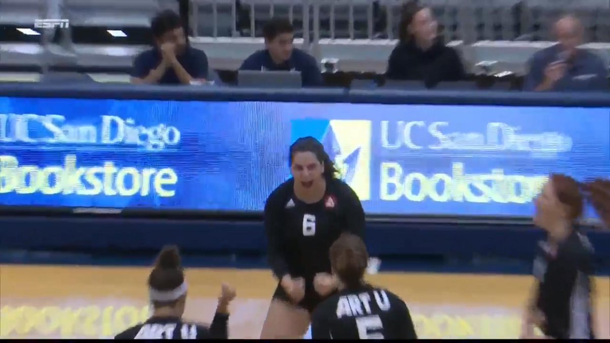 ARTU_Knights's tweet photo. VB: #ARTU TAKES THE FIRST SET 25-22! The world watches as Academy of Art finishes with three consecutive points against #D2VBShowcase host UCSD! Wheaton 4K (.667), 2BA, Pawlak 4K, Evetts 4K, Reinhold 14Ast, 4Dig #PacWestVB #ArtSchool #ESPN3 https://t.co/75cvzkGUHG