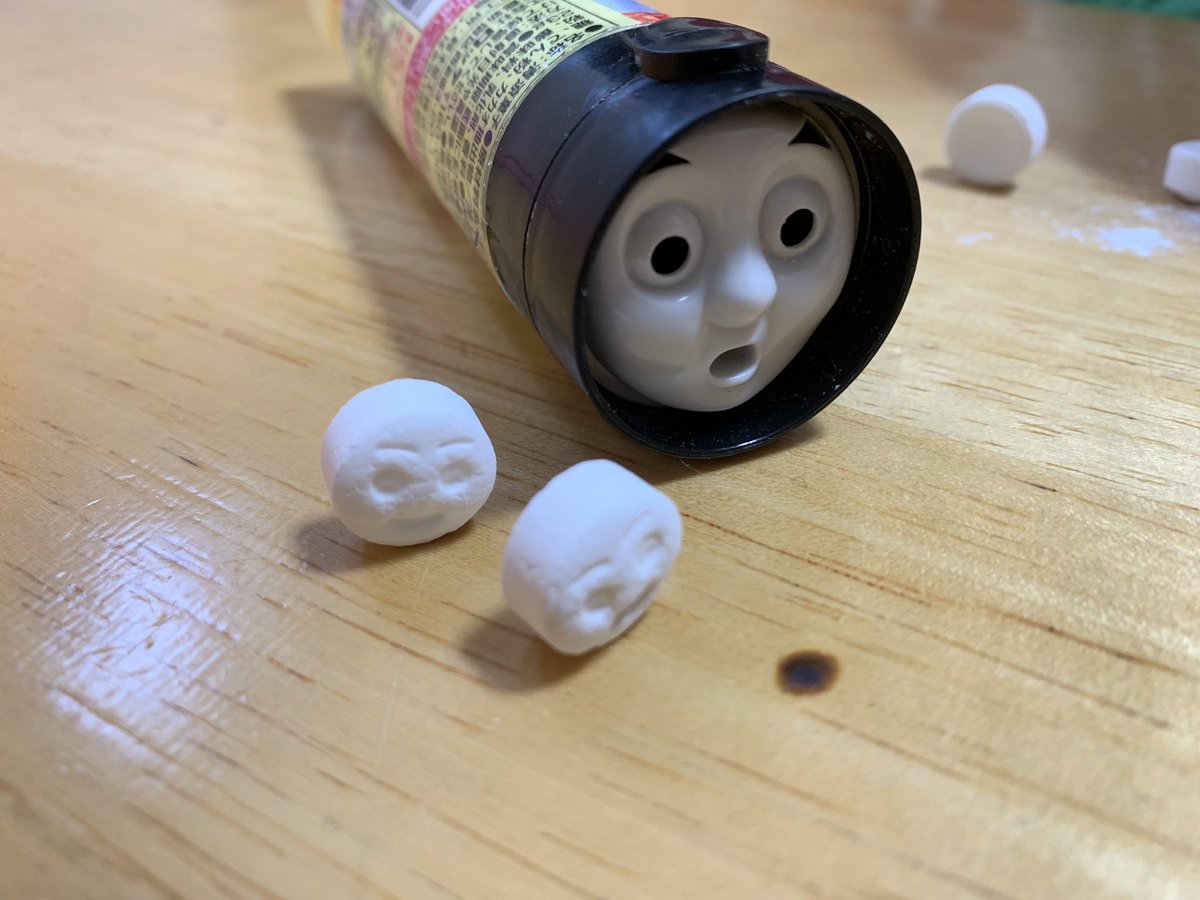 こてち メシ食う トーマスラムネの中までトーマスなのは もはやホラー こてち メシ食う トーマスラムネの中までトーマスなのは もはやホラー
