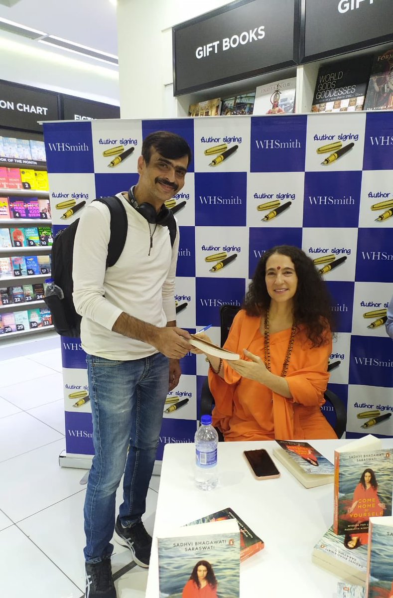 SadhviBhagawati's tweet image. More pics of book signing of my new book #ComeHomeToYourself published by @PenguinIndia at @WHSmithIndia bookstore at 
@DelhiAirport on my way to #Madrid to be part of @santegidio_ES @Paz2019Madrid
conference

#PeaceWithoutBorders #pazsinfronteras #Madrid2019 #peaceispossible
