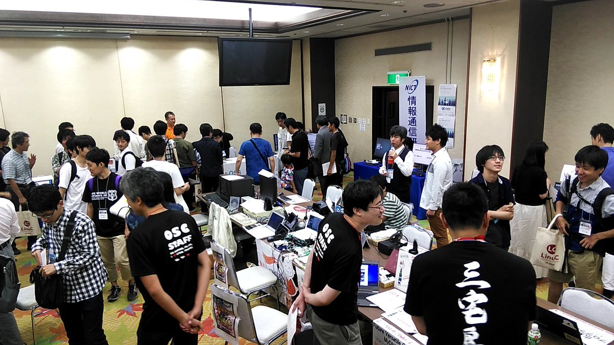 oschiroshima's tweet photo. OSC広島 展示会場 盛況! #osc19hi https://t.co/iYqXhIfMmX