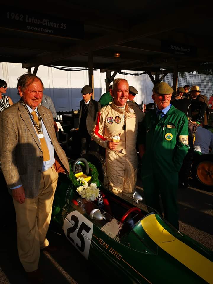 ClubLotusFrance's tweet photo. Belle victoire d'Andy Middlehurst sur sa Lotus 25 de 1962 au Glover Trophy de GoodWood Revival 2019 #lotus #F1 #GloverTrophy #Goodwood @GoodwoodRRC  @ClassicLotus @ClubLotusFrance https://t.co/69862wDi5c