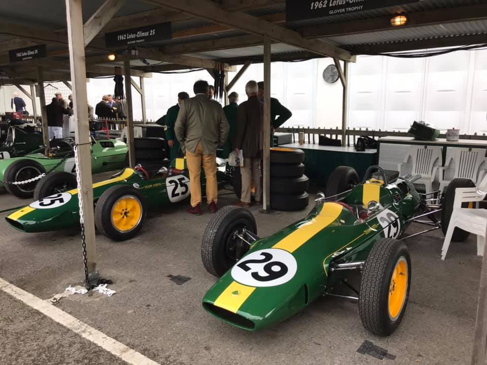 ClubLotusFrance's tweet photo. Belle victoire d'Andy Middlehurst sur sa Lotus 25 de 1962 au Glover Trophy de GoodWood Revival 2019 #lotus #F1 #GloverTrophy #Goodwood @GoodwoodRRC  @ClassicLotus @ClubLotusFrance https://t.co/69862wDi5c