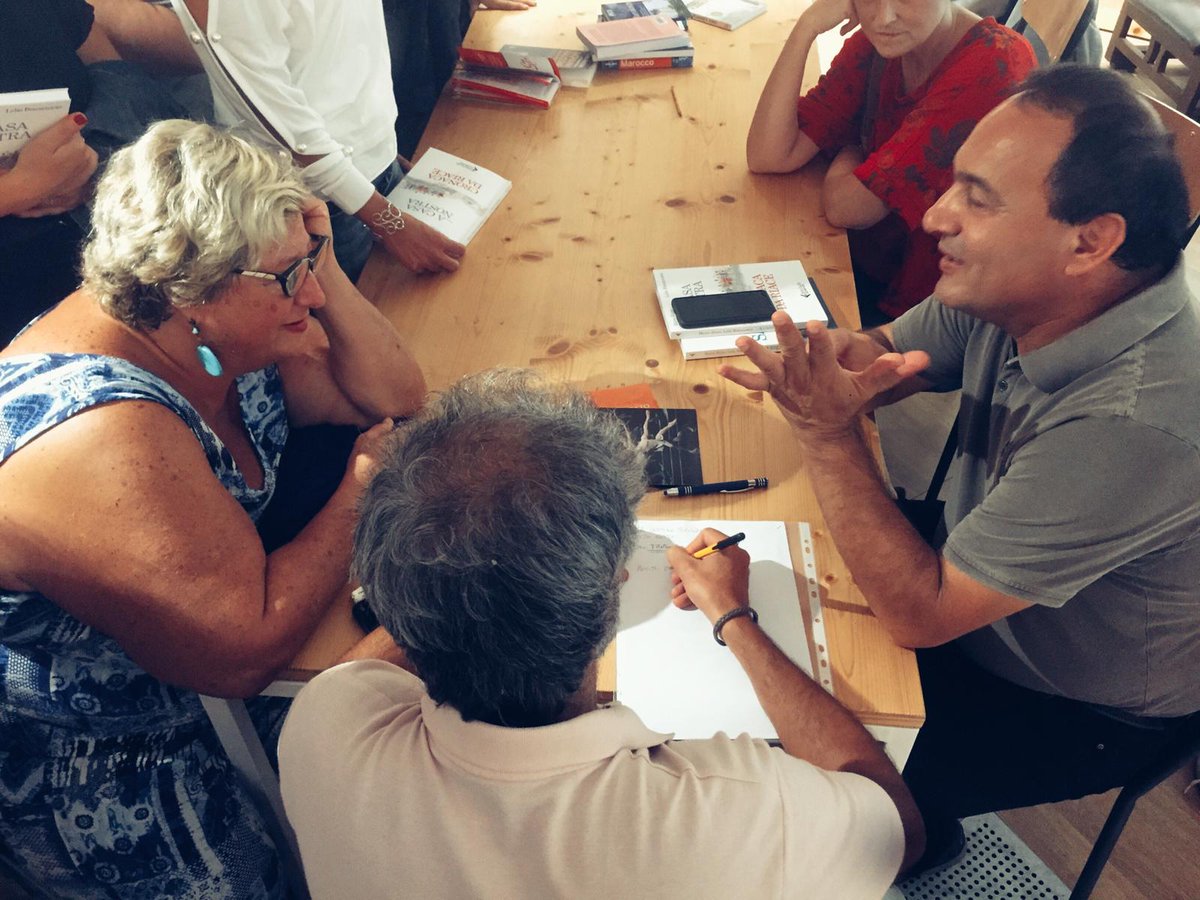 Aless_DeSantis's tweet photo. Per tornare a ciò che ha generato il progetto NEL CUORE DELLA NOTTE partito dalla mia lettera aperta a Mimmo Lucano https://t.co/M0nVKMDFak
#camminonelcuoredellanottemilano 21 settembre https://t.co/bep39M8nJs