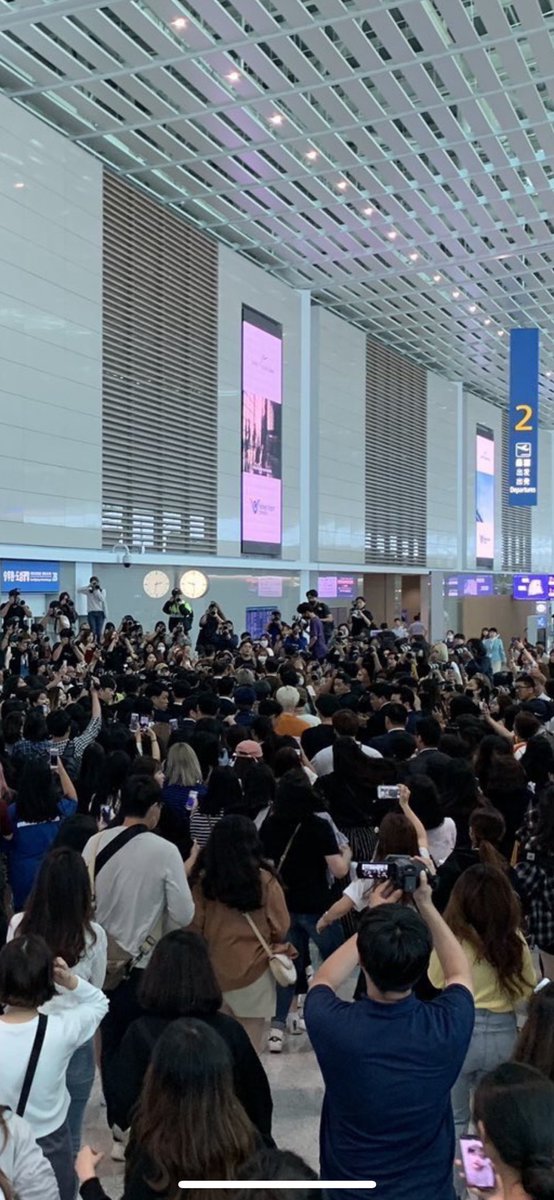 X1confession's tweet image. -flash temukan minhee dalam waktu satu detik