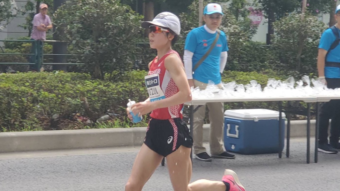 日本陸上競技連盟 Mgc 速報 女子が25kmを通過 前田穂南 選手 鈴木亜由子 選手の順に給水ポイントを駆け抜けていきます この日日本代表が決まる 東京オリンピック マラソン 日本代表選手選考レース T Co