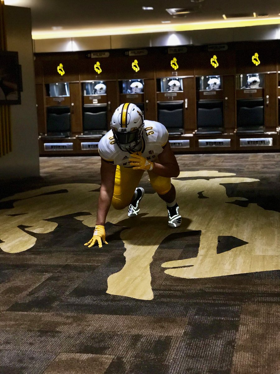 LivonaP's tweet photo. #4ever5️⃣0️⃣ 💙 #LongLiveNeff @wyo_football @wyoathletics https://t.co/AcqoWGrEz4