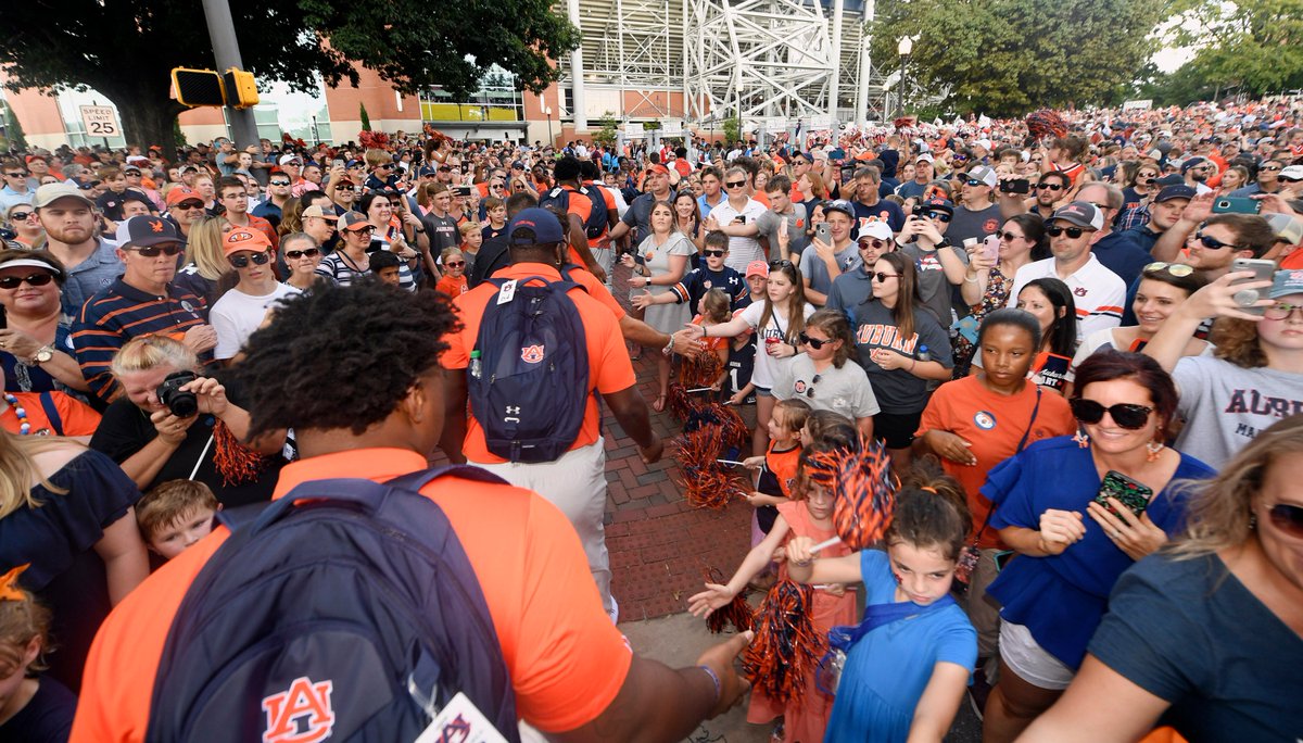 DonHawes44's tweet photo. @AuburnFootball goes through Tiger walk prior to tonight's 6pm Homecoming game vs. @KentStFootball  
(Todd Van Emst/AU Athletics) https://t.co/RADMBz0ykC
