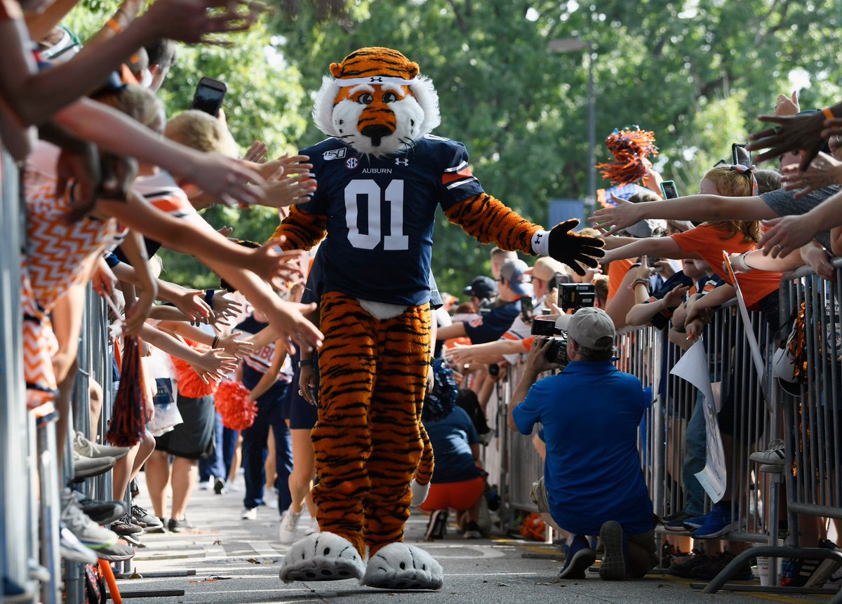 DonHawes44's tweet photo. @AuburnFootball goes through Tiger walk prior to tonight's 6pm Homecoming game vs. @KentStFootball  
(Todd Van Emst/AU Athletics) https://t.co/RADMBz0ykC