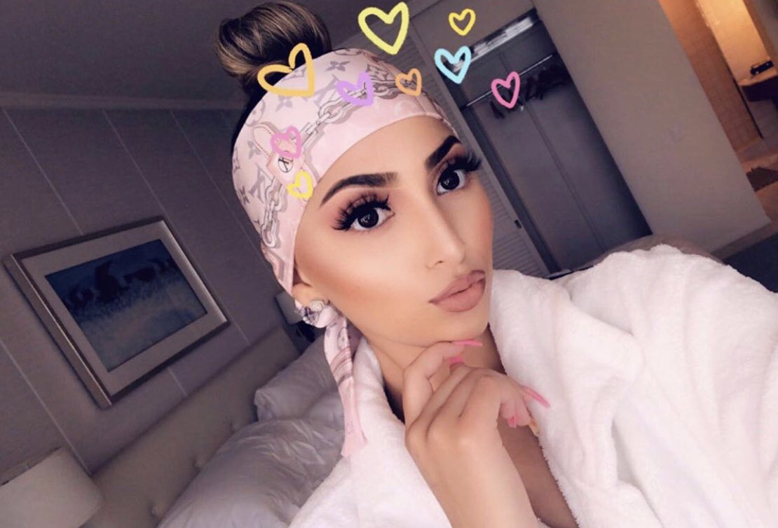 PrincessBrittxo's tweet photo. Hey whores, I hope you’re all ready to give me your money 💋
#femdom #findom #whore #slut #premiemsnap #sex #cumslut #Bbc #feet #dick #bigdick #fuck #live #bigboobs #premiemsnap #pussy #wet #cum #nudes #sellingnudes #squirt #paypig #sugarbaby #horny https://t.co/mAa0AJJvNB