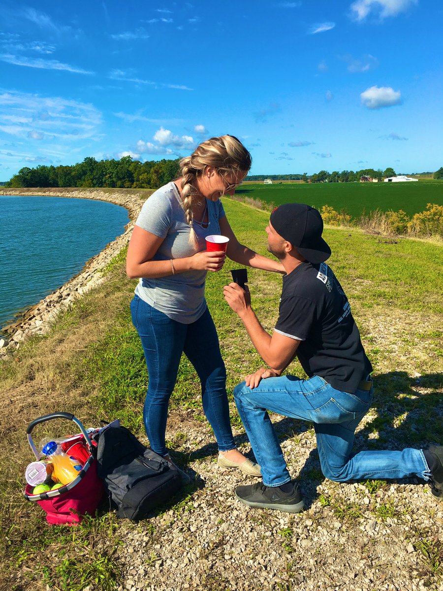 Aryn Davlin tweet media