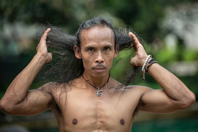Яяна лет. Яян Рухьян индонезийский актёр. Яян Рухьян боевой стиль.