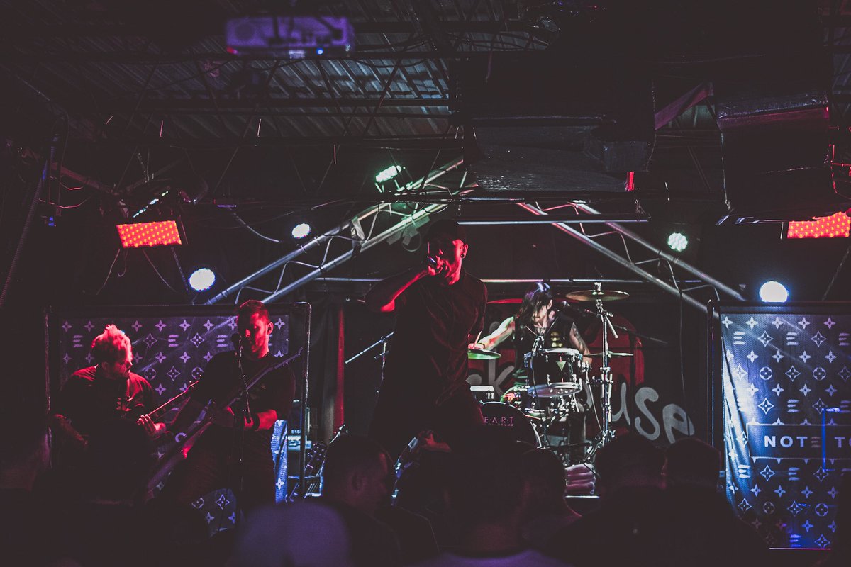 Note to Self tweet media