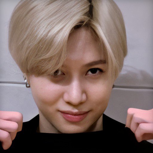 sometaems's tweet photo. This sequence is everything cos .... Taemin is SO determined to get the neckline stretched out lmao 🤣 
#KingofFashion #Taemin #SuperM
#HDedit https://t.co/giRDyvzAmp