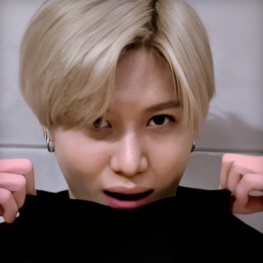 sometaems's tweet photo. This sequence is everything cos .... Taemin is SO determined to get the neckline stretched out lmao 🤣 
#KingofFashion #Taemin #SuperM
#HDedit https://t.co/giRDyvzAmp