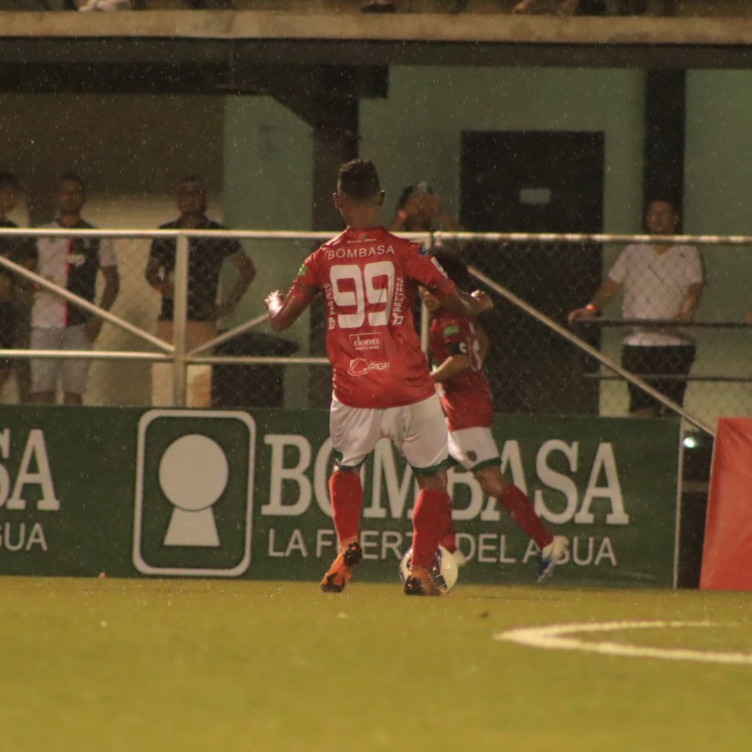 ¡EL DE LA PUÑALADA 🗡️! Edgar Aparicio fue quien asistió al gol de Miguel Saavedra. 🔥🔝🔝🔝 #99

#AtléticoEsChiriquí