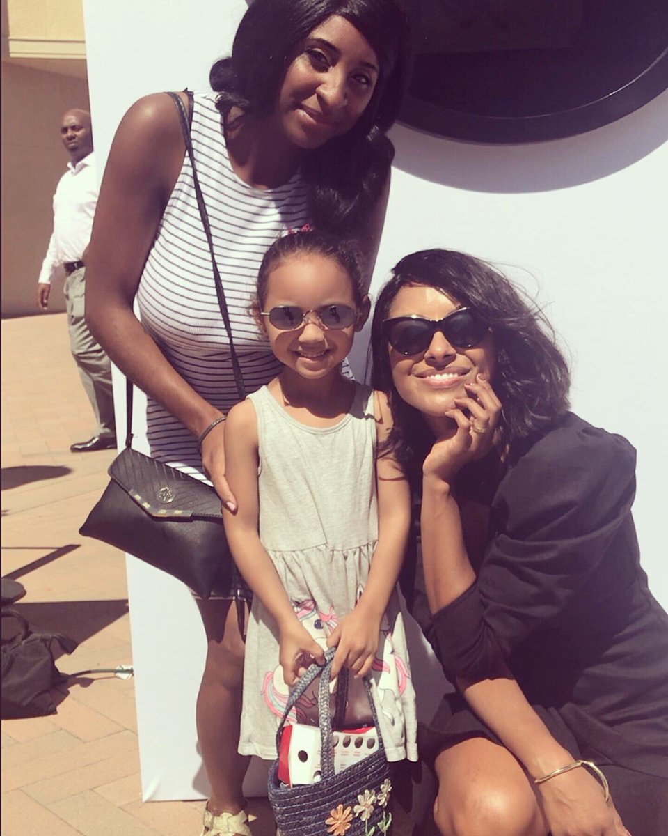 DassahMariee's tweet photo. Had so much fun at #StyleweekOC at Fashion Island with my family‼️💕 Thanks for the invite, until next time ✌🏾💛 #simplyfashionisland #simply #katgraham #fashionisland @simplystylistxo @FashionIsland https://t.co/ZnUZNFrkYF
